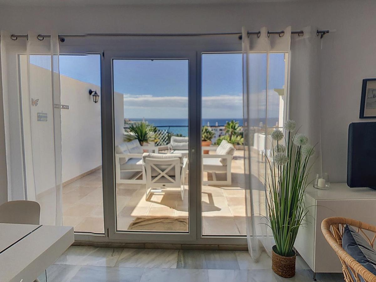Frontline Beach Penthouse In Mi Capricho Sitio de Calahonda Exteriör bild