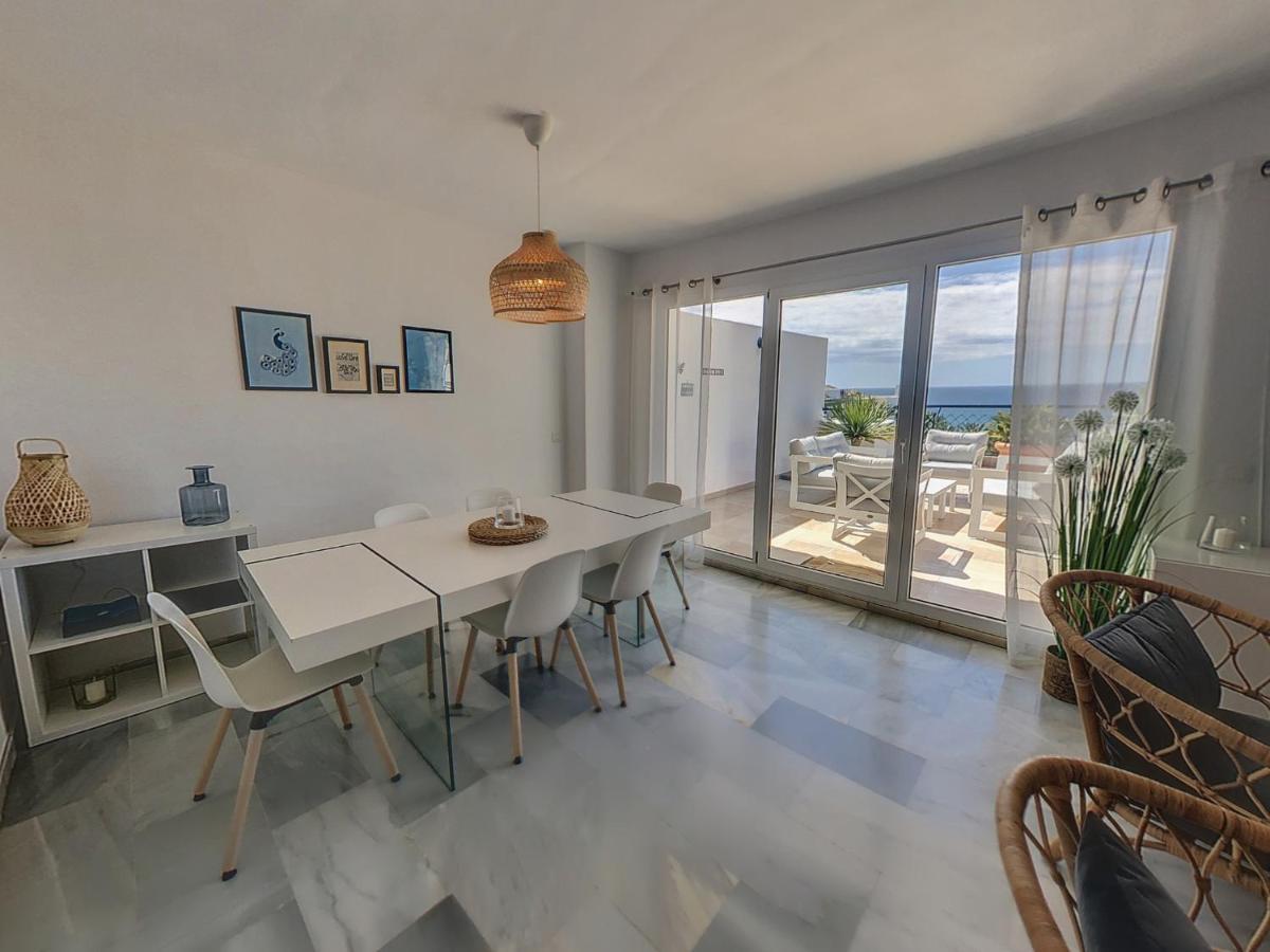 Frontline Beach Penthouse In Mi Capricho Sitio de Calahonda Exteriör bild